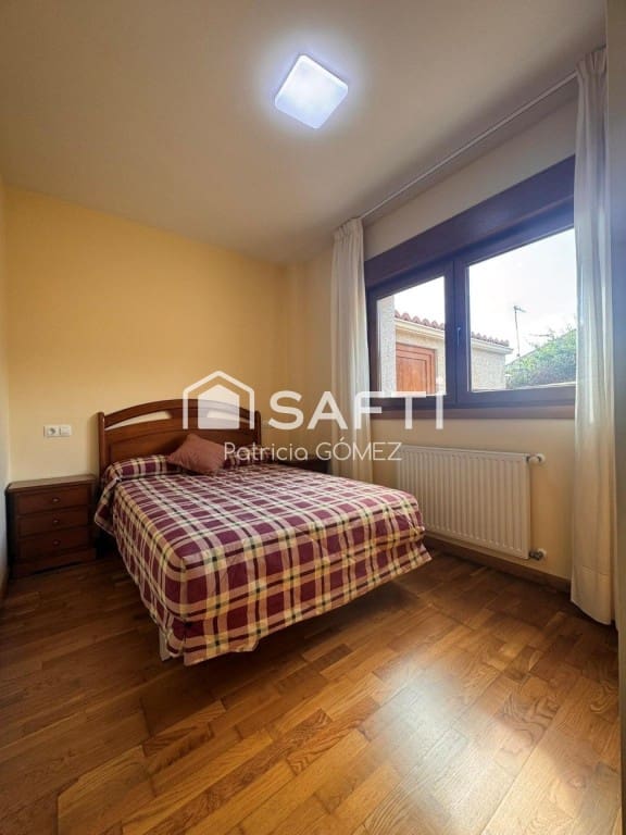 4 bedroom Terraced Villa for sale in Vilagarcia de Arousa with garage - € 395,000 (Ref: 9595898)