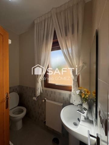 Adosado de 4 habitaciones en Vilagarcía de Arousa en venta con garaje - 395.000 € (Ref: 9595898)