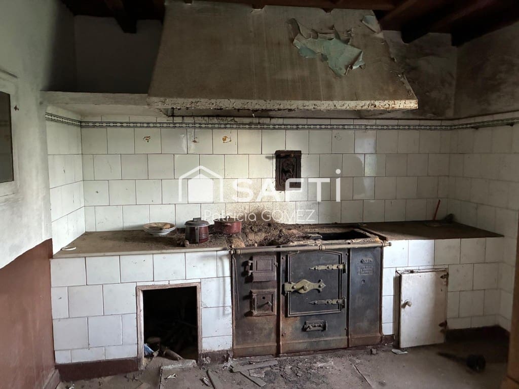 3 bedroom Finca/Country House for sale in Vilanova de Arousa - € 400,000 (Ref: 9595899)