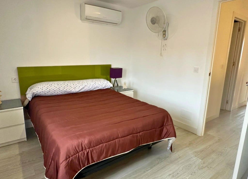 4 soveværelse Villa til salg i Los Alcazares - € 250.000 (Ref: 9595904)