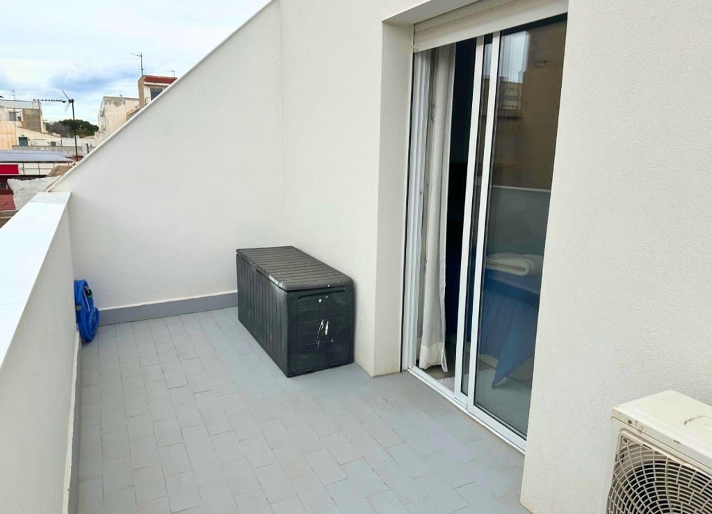 4 soveværelse Villa til salg i Los Alcazares - € 250.000 (Ref: 9595904)