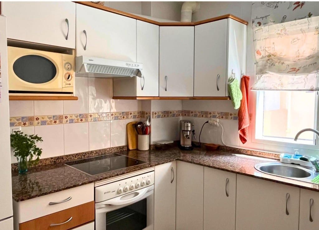 2 soveværelse Lejlighed til salg i Los Alcazares med swimmingpool garage - € 170.000 (Ref: 9595905)