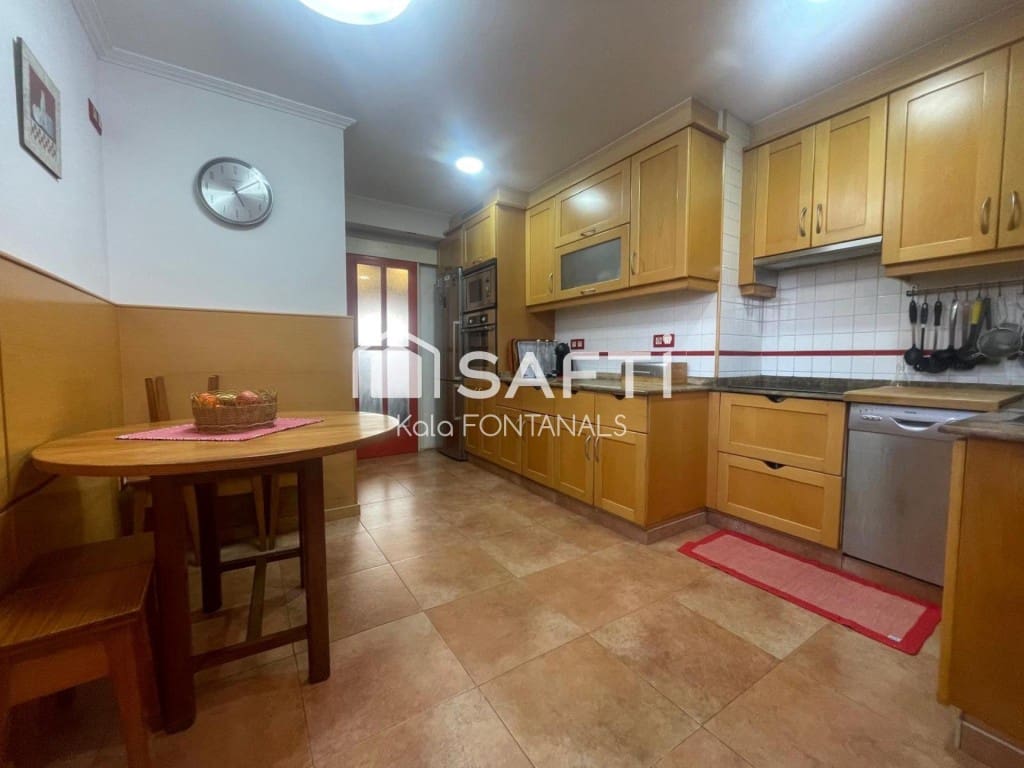 3 makuuhuone Kattohuoneisto myytävänä paikassa Pontevedra kaupunki mukana 
autotalli - 415 000 € (Ref: 9595910)