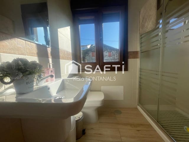 6 soveværelse Villa til salg i Pontevedra by med garage - € 540.000 (Ref: 9595912)