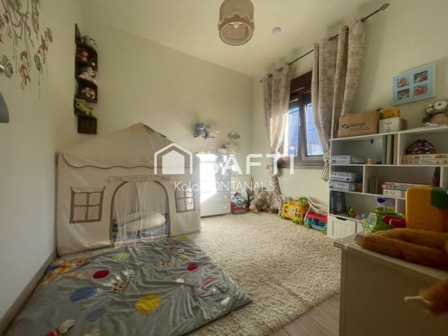 6 soveværelse Villa til salg i Pontevedra by med garage - € 540.000 (Ref: 9595912)