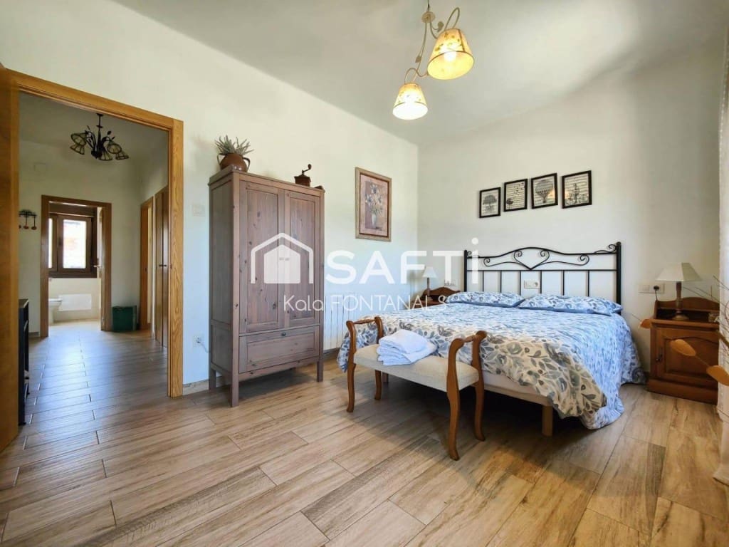 6 soveværelse Villa til salg i Pontevedra by med garage - € 540.000 (Ref: 9595912)