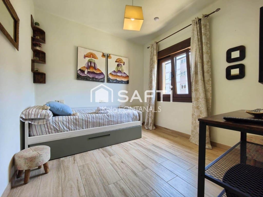 6 soveværelse Villa til salg i Pontevedra by med garage - € 540.000 (Ref: 9595912)