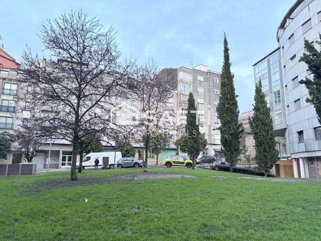 2 bedroom Apartment for sale in Pontevedra city with garage - € 245,000 (Ref: 9595914)