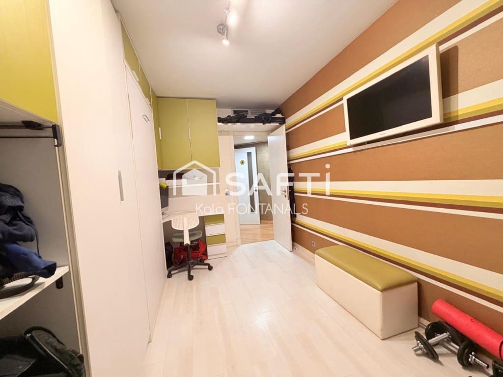 2 bedroom Apartment for sale in Pontevedra city with garage - € 245,000 (Ref: 9595914)