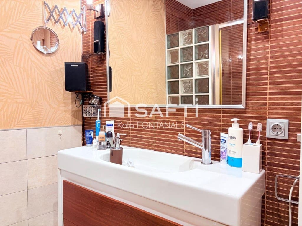 2 bedroom Apartment for sale in Pontevedra city with garage - € 245,000 (Ref: 9595914)