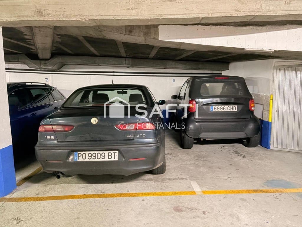 2 bedroom Apartment for sale in Pontevedra city with garage - € 245,000 (Ref: 9595914)