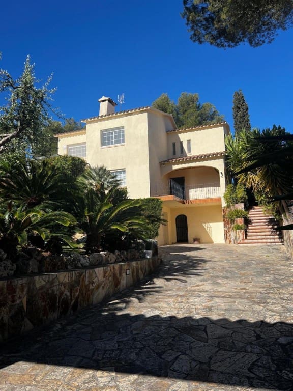 6 soverom Villa til salgs i Cunit med svømmebasseng garasje - € 690 000 (Ref: 9595917)