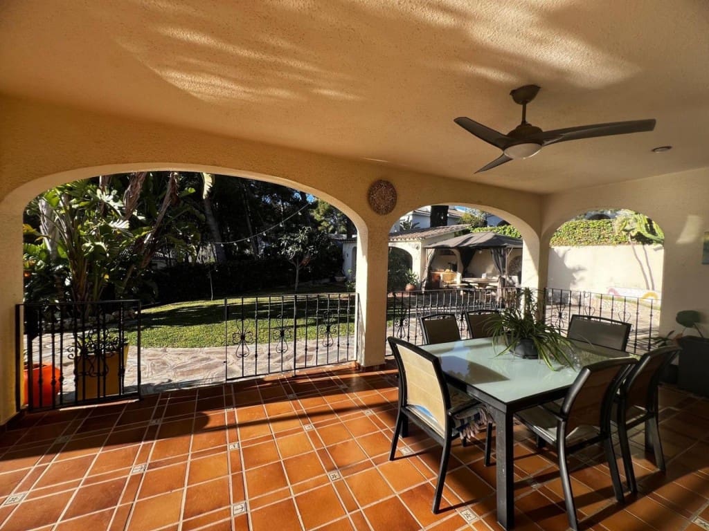 6 soverom Villa til salgs i Cunit med svømmebasseng garasje - € 690 000 (Ref: 9595917)