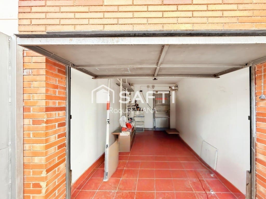 3 bedroom Villa for sale in Esparreguera with garage - € 380,000 (Ref: 9595918)