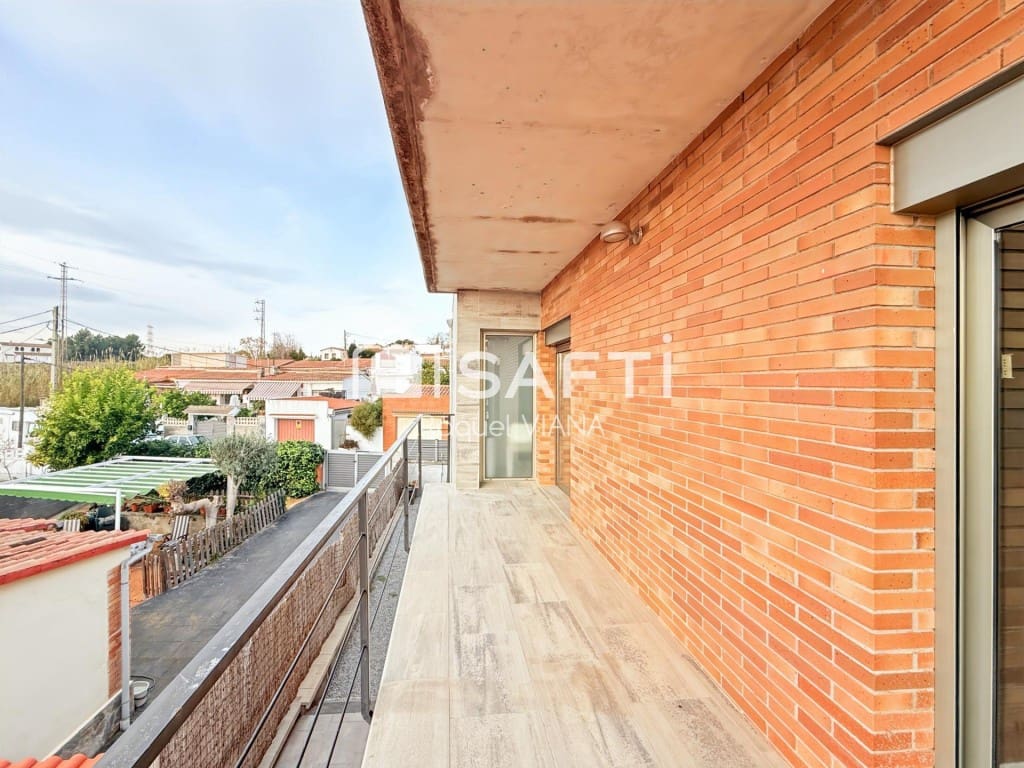 3 bedroom Villa for rent in Esparreguera with garage - € 1,750 (Ref: 9595920)