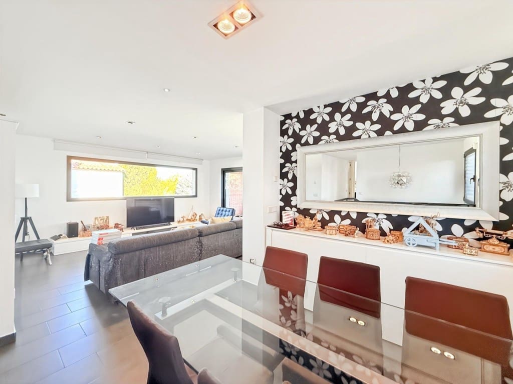 5 bedroom Villa for sale in Piera with pool garage - € 550,000 (Ref: 9595921)