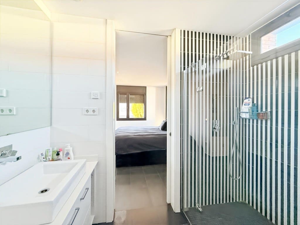 5 bedroom Villa for sale in Piera with pool garage - € 550,000 (Ref: 9595921)