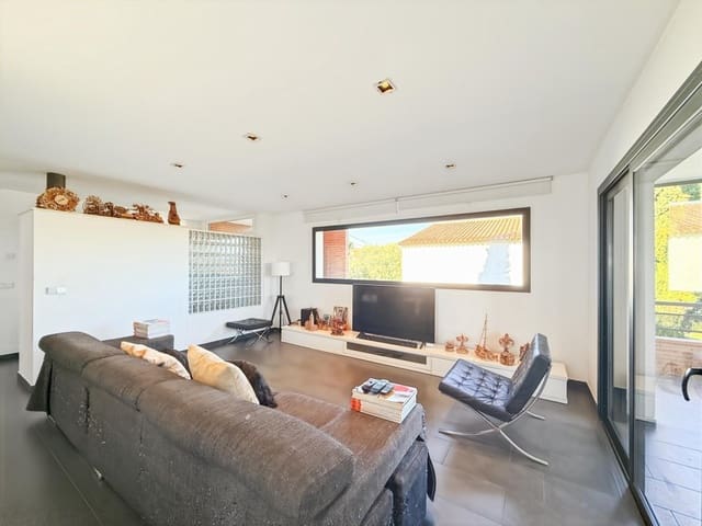 Chalet de 4 habitaciones en Piera en venta con piscina garaje - 530.000 € (Ref: 9595921)