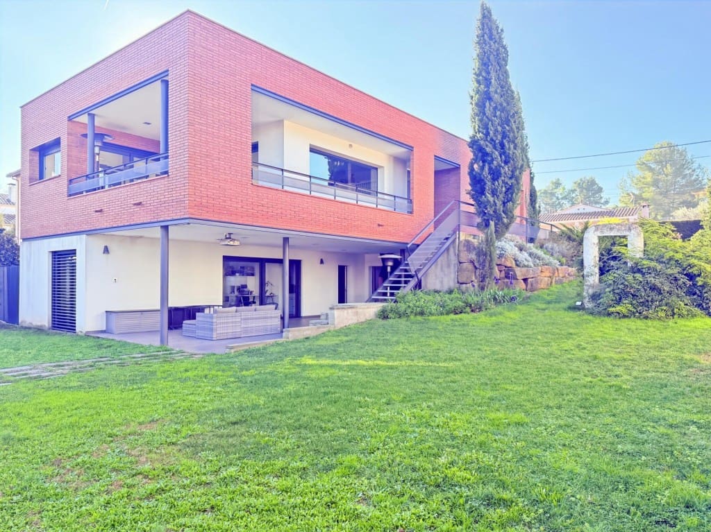 5 bedroom Villa for sale in Piera with pool garage - € 550,000 (Ref: 9595921)