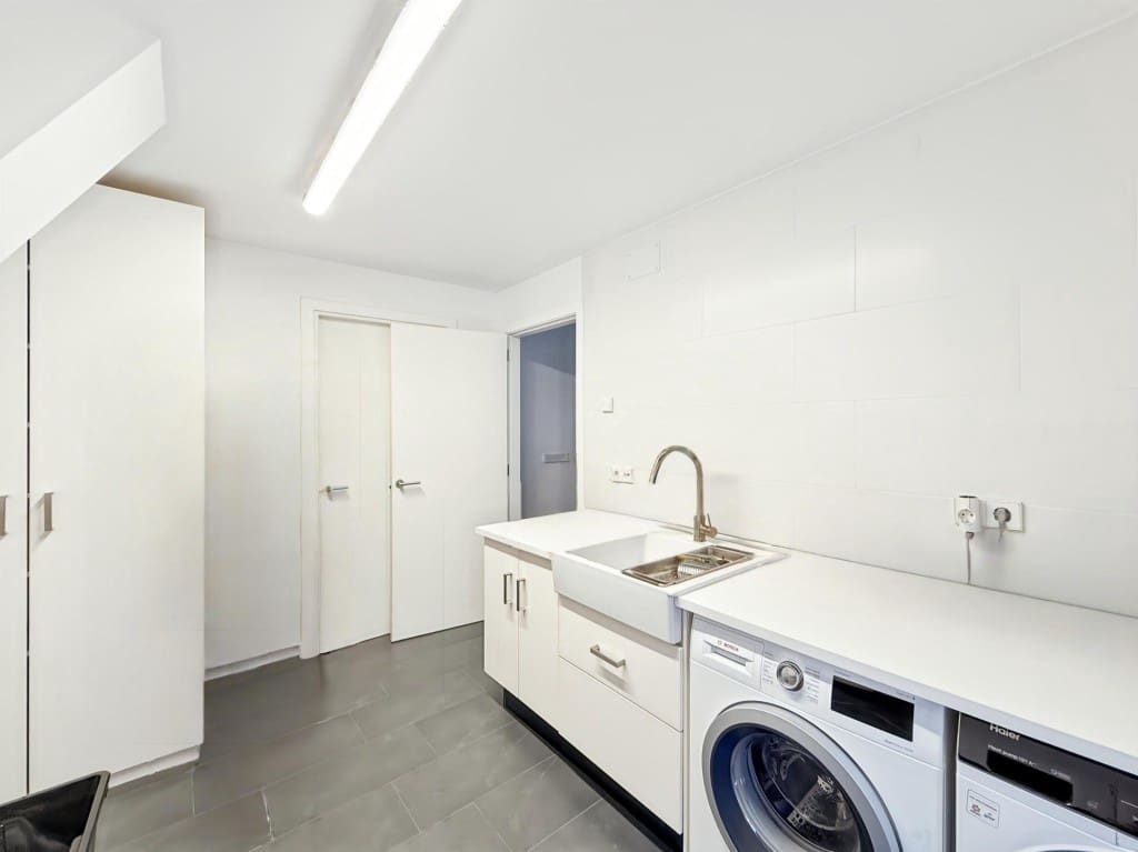 5 bedroom Villa for sale in Piera with pool garage - € 550,000 (Ref: 9595921)