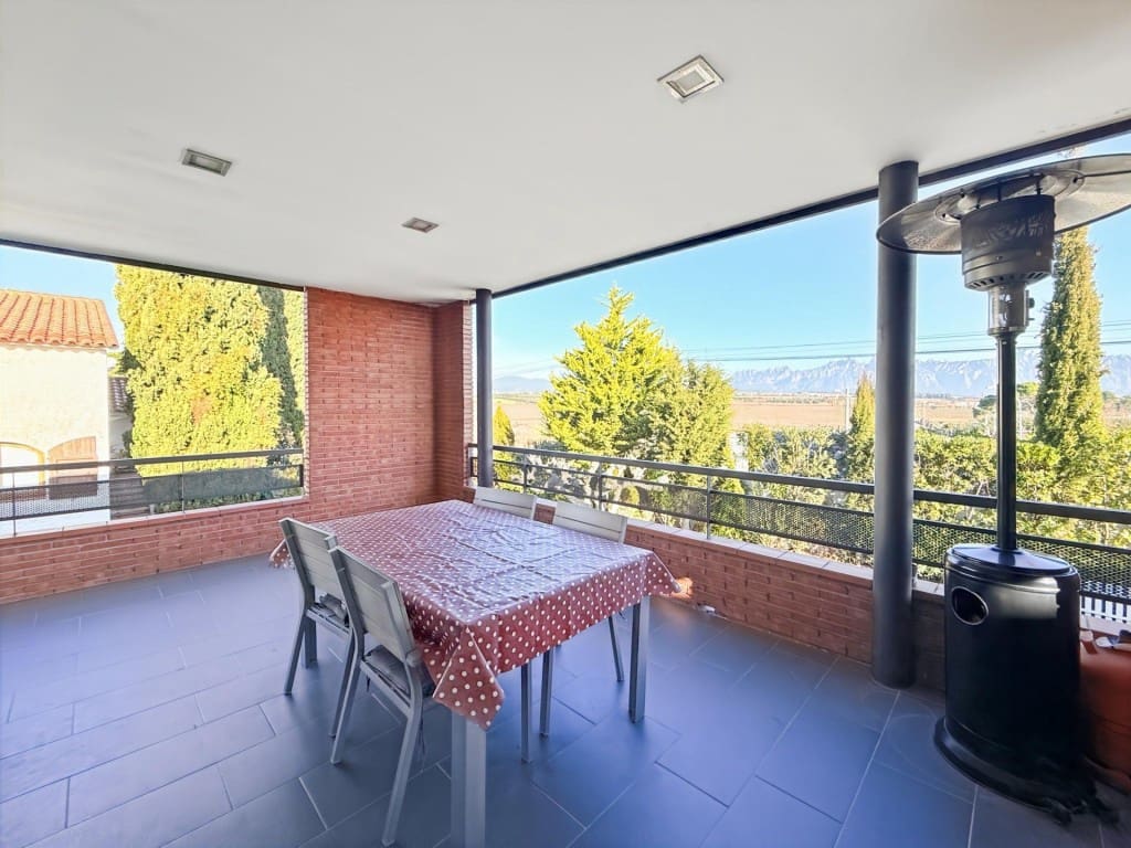 5 bedroom Villa for sale in Piera with pool garage - € 550,000 (Ref: 9595921)