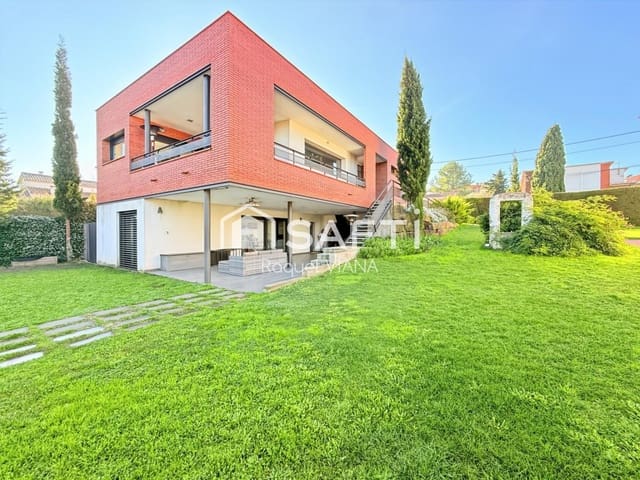 5 makuuhuone Huvila myytävänä paikassa Piera mukana uima-altaan 
autotalli - 550 000 € (Ref: 9595921)