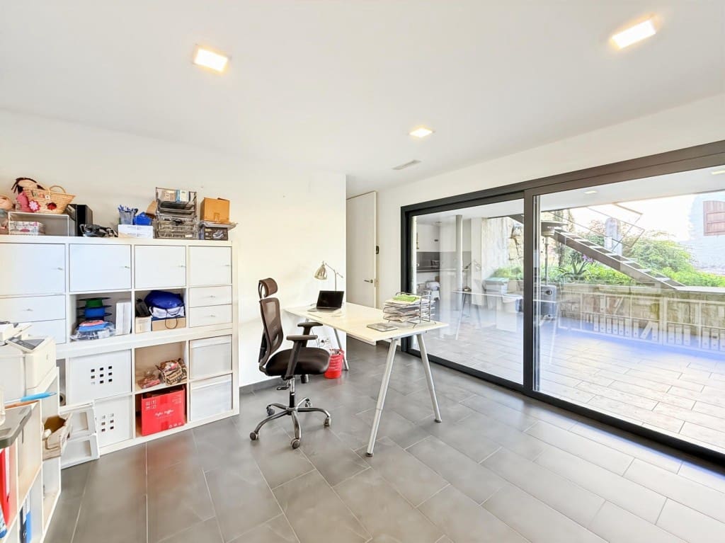 5 bedroom Villa for sale in Piera with pool garage - € 550,000 (Ref: 9595921)