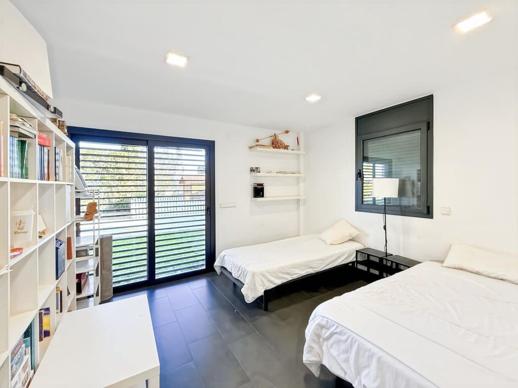 5 bedroom Villa for sale in Piera with pool garage - € 550,000 (Ref: 9595921)