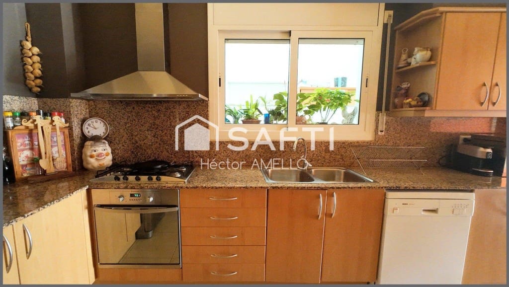 3 slaapkamer Appartement te koop in Llanca - € 195.000 (Ref: 9595924)