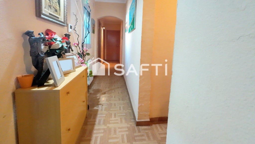 Apartamento de 3 habitaciones en Figueres en venta - 159.000 € (Ref: 9595925)