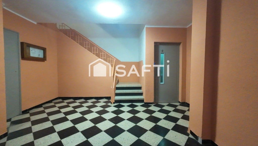 Apartamento de 3 habitaciones en Figueres en venta - 159.000 € (Ref: 9595925)