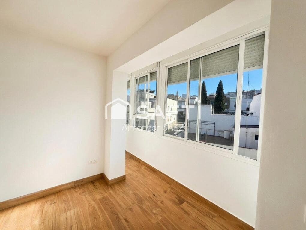 2 bedroom Apartment for sale in Arcos de la Frontera - € 130,000 (Ref: 9595932)