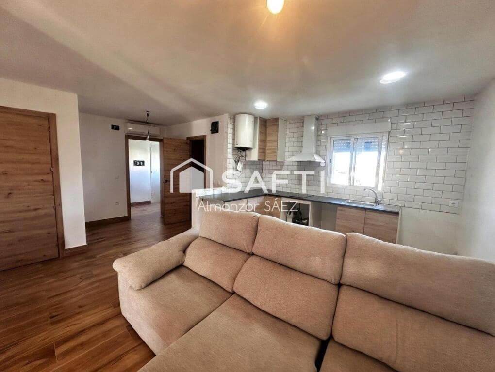 2 bedroom Apartment for sale in Arcos de la Frontera - € 130,000 (Ref: 9595932)