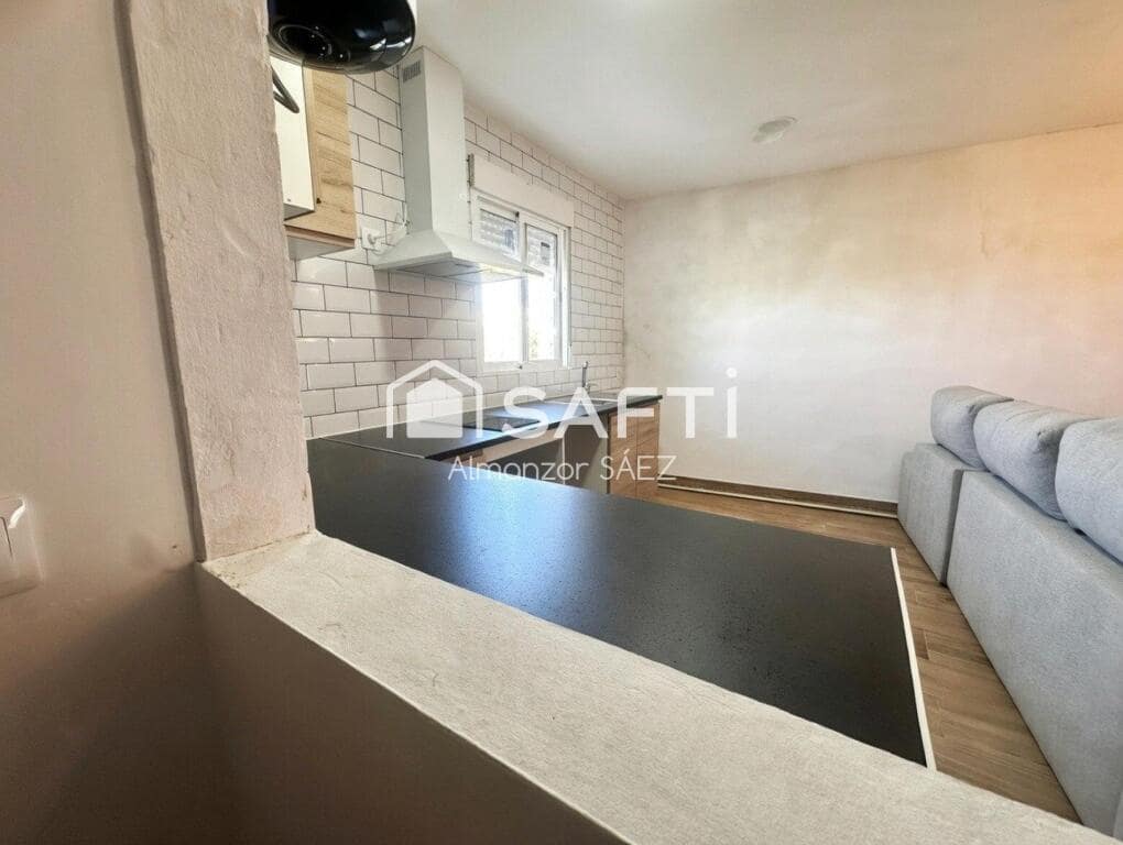 2 bedroom Apartment for sale in Arcos de la Frontera - € 130,000 (Ref: 9595932)