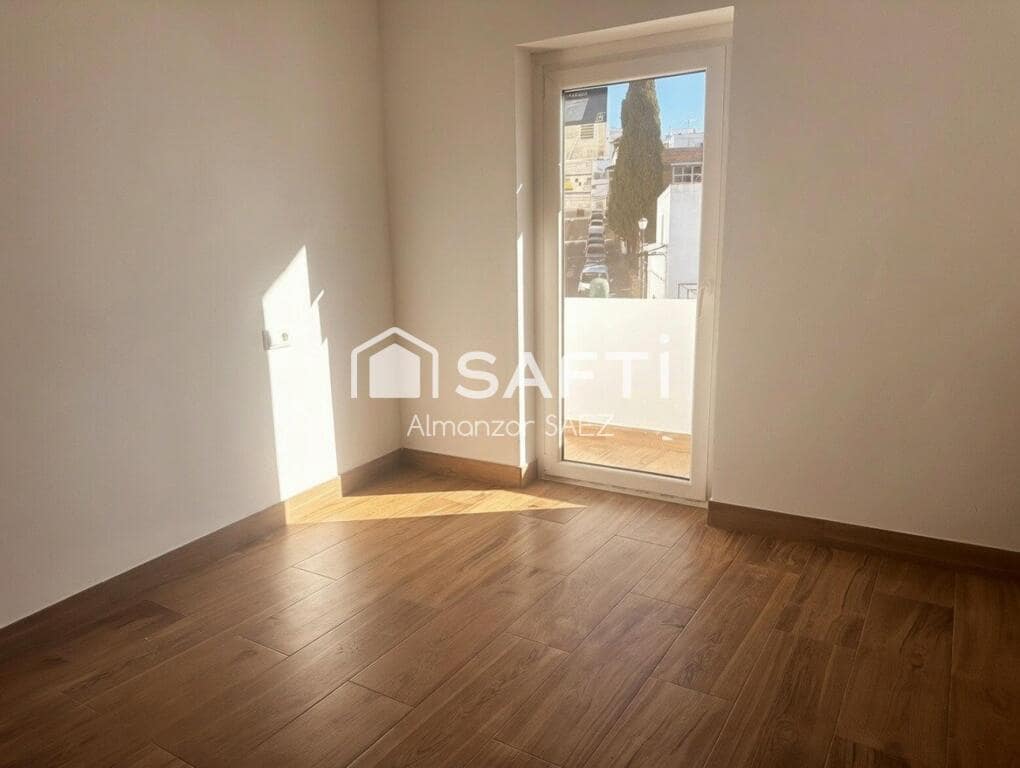 2 bedroom Apartment for sale in Arcos de la Frontera - € 130,000 (Ref: 9595932)