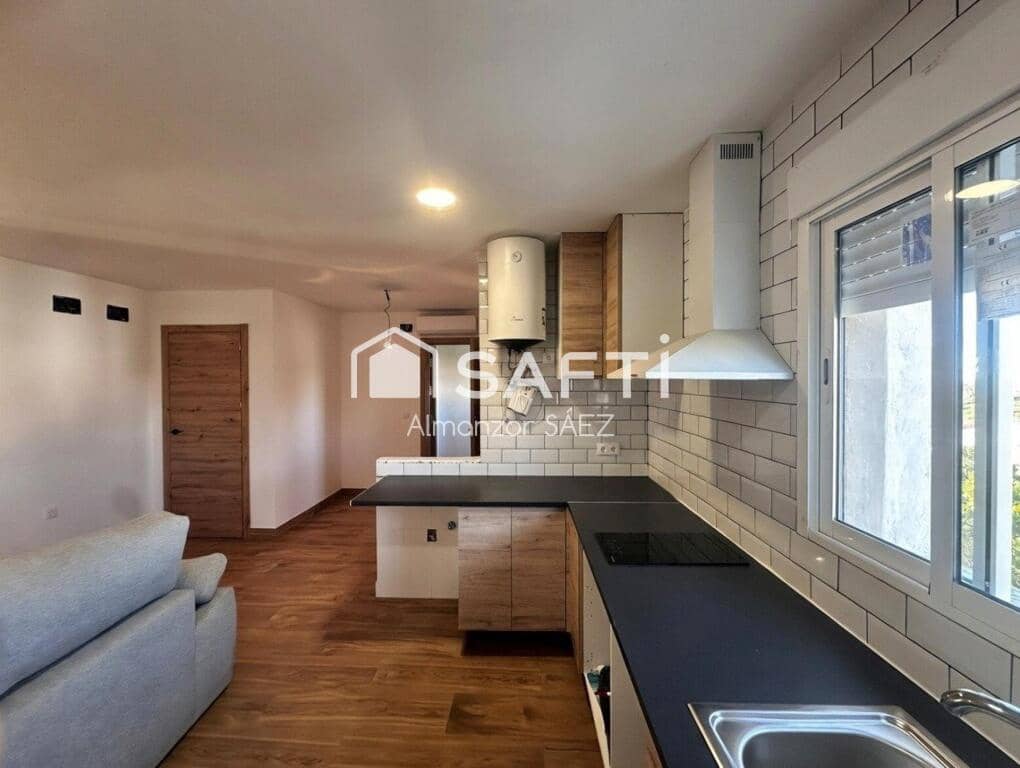2 bedroom Apartment for sale in Arcos de la Frontera - € 130,000 (Ref: 9595932)