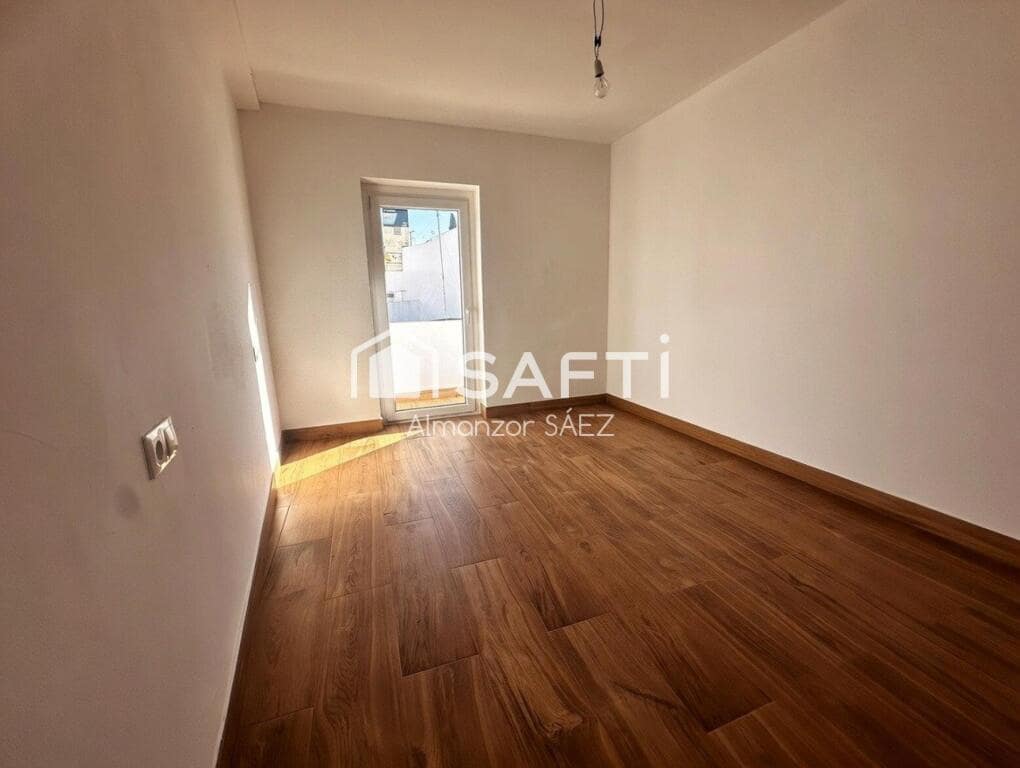 2 bedroom Apartment for sale in Arcos de la Frontera - € 130,000 (Ref: 9595932)