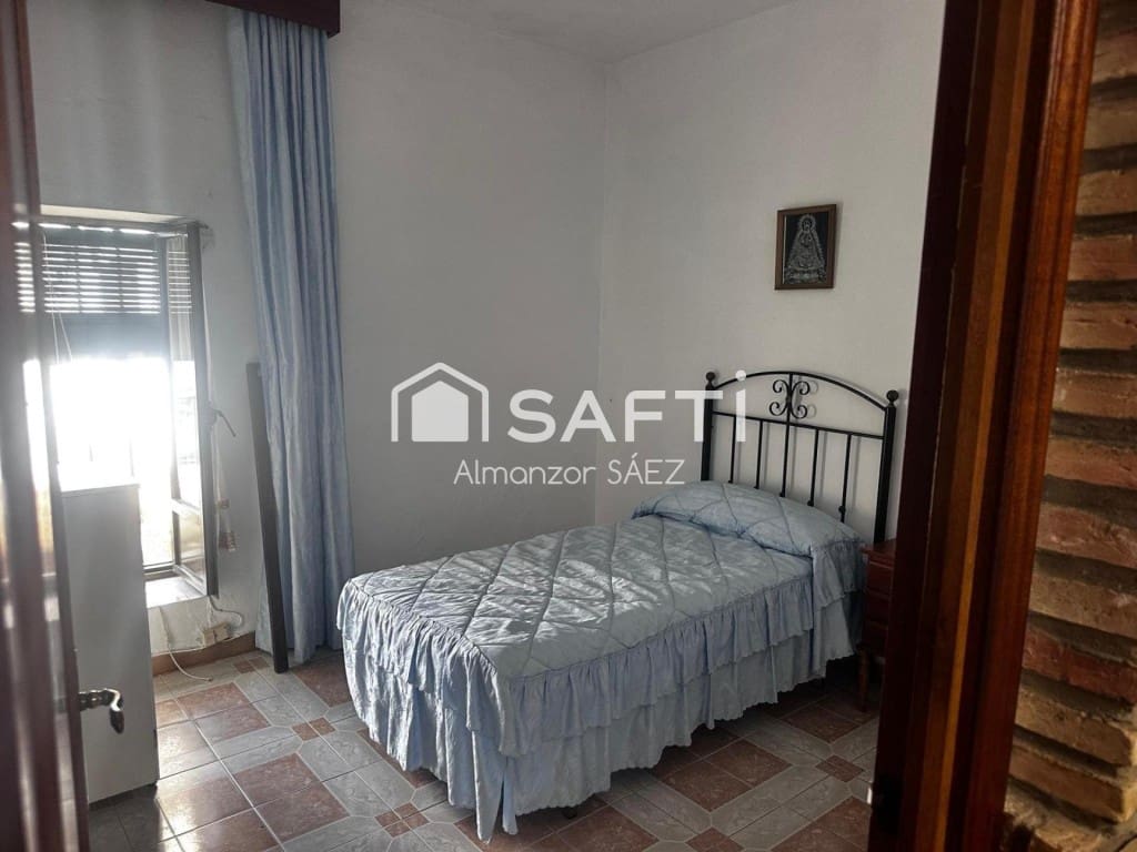 Adosado de 6 habitaciones en Carmona en venta - 229.000 € (Ref: 9595935)