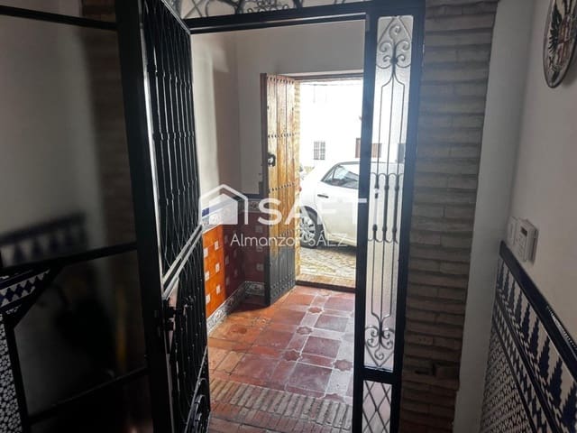 Adosado de 6 habitaciones en Carmona en venta - 229.000 € (Ref: 9595935)