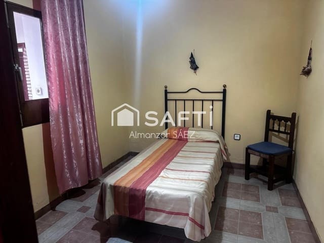 Adosado de 6 habitaciones en Carmona en venta - 229.000 € (Ref: 9595935)