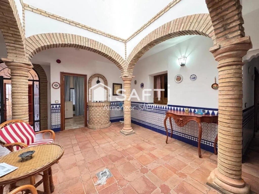 Adosado de 6 habitaciones en Carmona en venta - 229.000 € (Ref: 9595935)