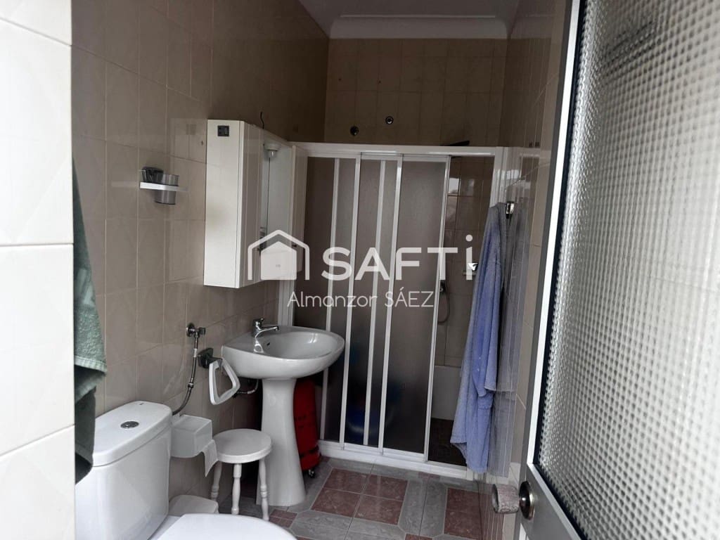 Adosado de 6 habitaciones en Carmona en venta - 229.000 € (Ref: 9595935)