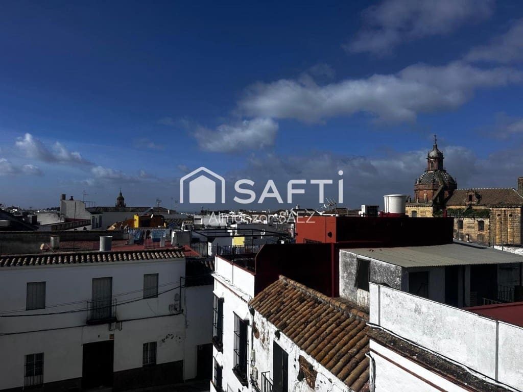 Adosado de 6 habitaciones en Carmona en venta - 229.000 € (Ref: 9595935)