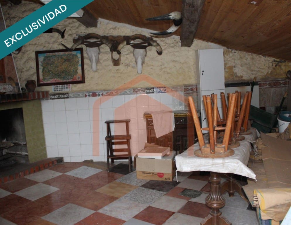 3 bedroom Villa for sale in Ciperez with garage - € 25,000 (Ref: 9595936)