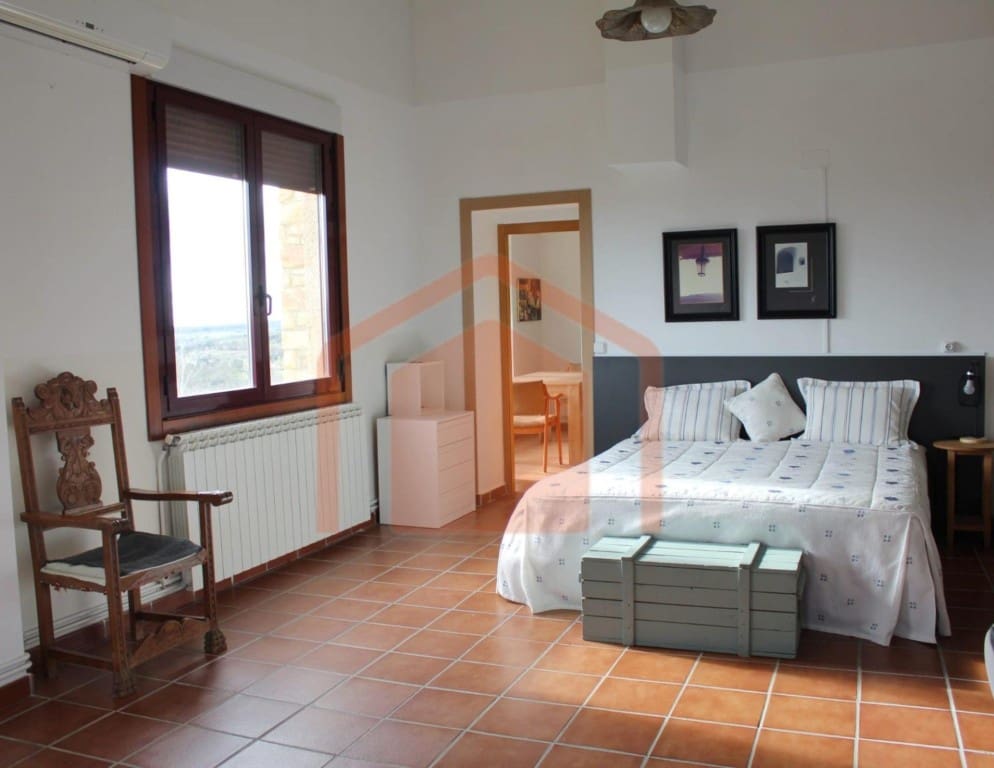 4 bedroom Finca/Country House for sale in Ciperez with pool garage - € 365,000 (Ref: 9595937)