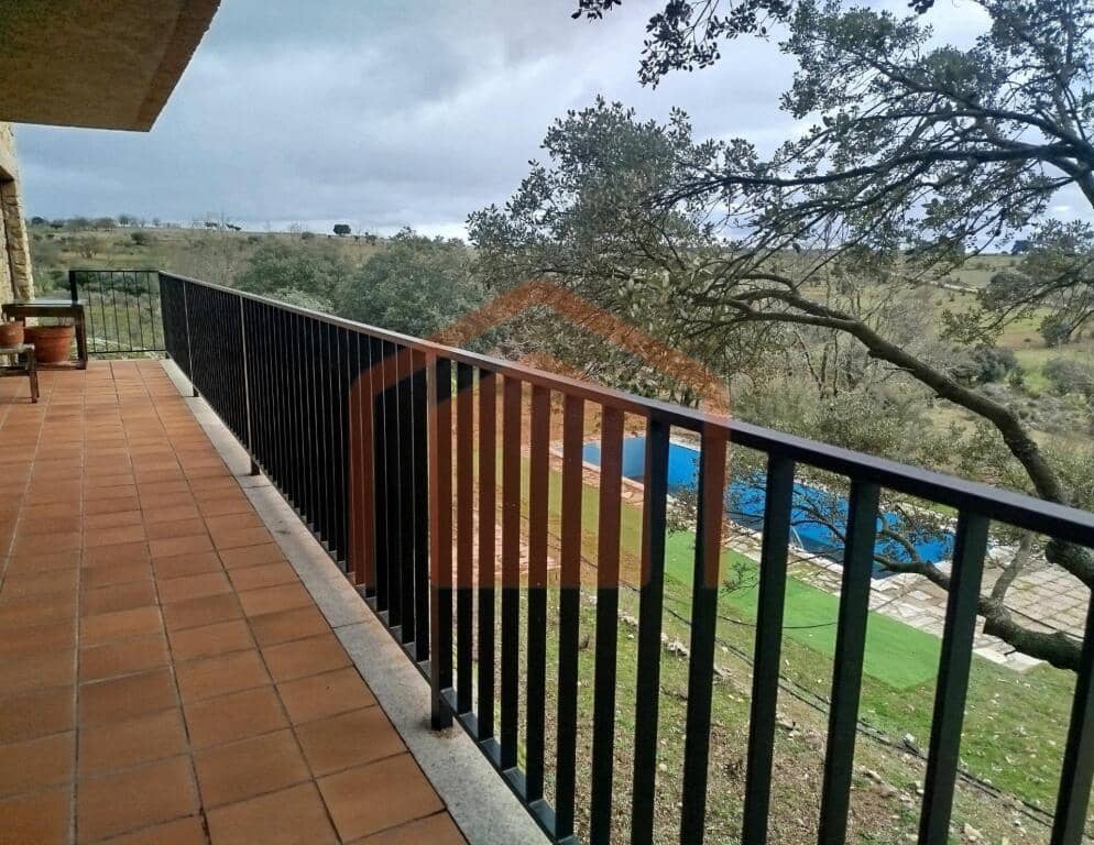 4 bedroom Finca/Country House for sale in Ciperez with pool garage - € 355,000 (Ref: 9595937)