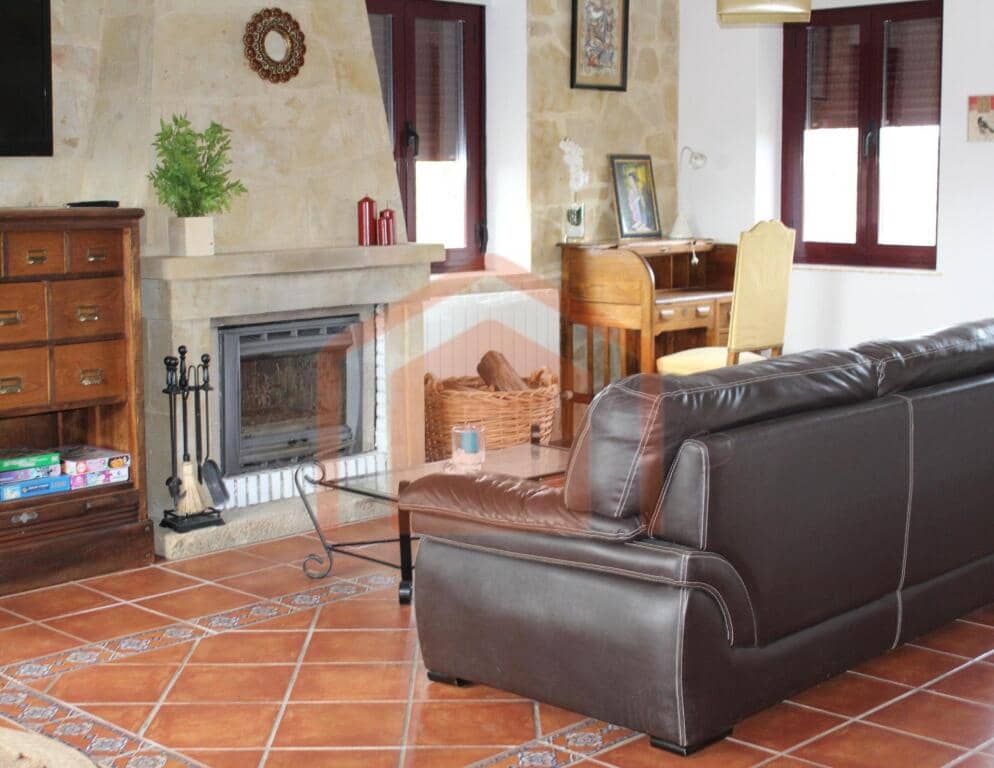 4 bedroom Finca/Country House for sale in Ciperez with pool garage - € 355,000 (Ref: 9595937)