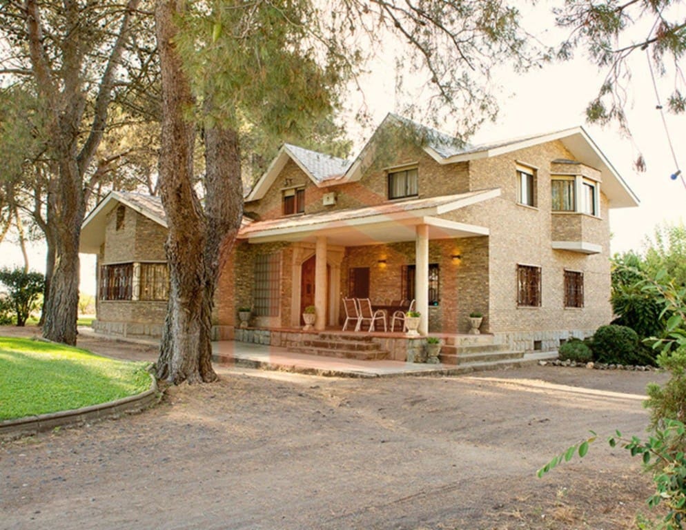 6 bedroom Finca/Country House for sale in Salamanca city - € 825,000 (Ref: 9595938)