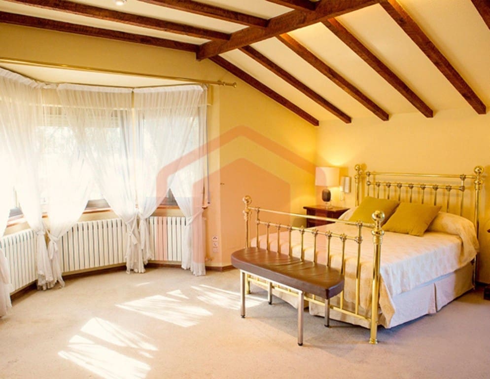 6 bedroom Finca/Country House for sale in Salamanca city - € 825,000 (Ref: 9595938)