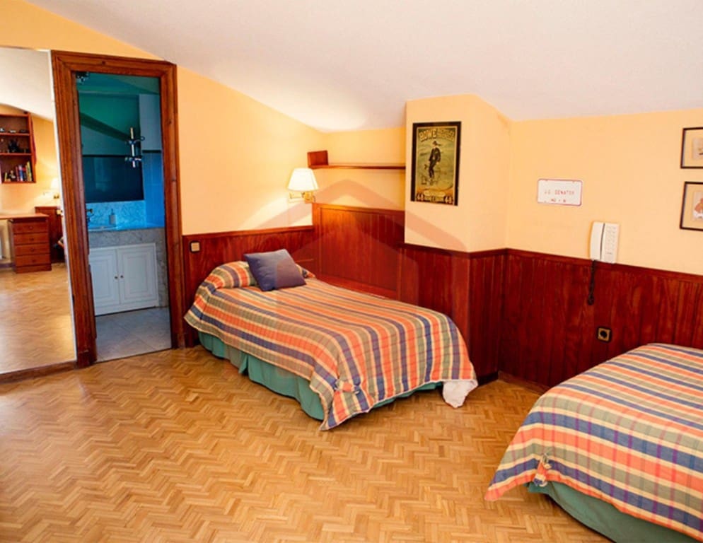 6 bedroom Finca/Country House for sale in Salamanca city - € 825,000 (Ref: 9595938)